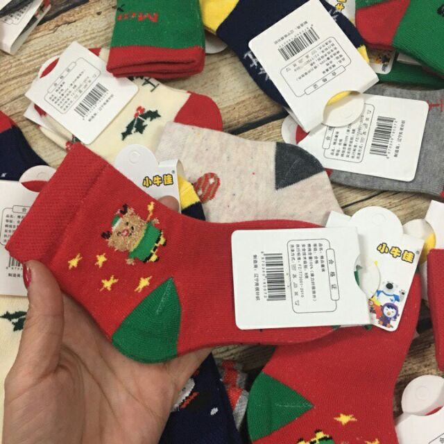 Set 5 đôi tất Noel cho bé ,vớ Noel nhiều màu cho bé tử 1 tuổi đến 12 tuổi