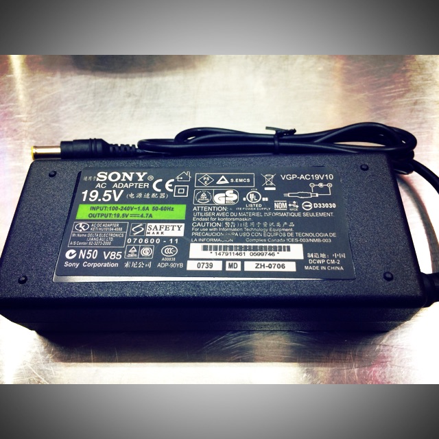 Nguồn adapter sony 19,5v - 4,7A