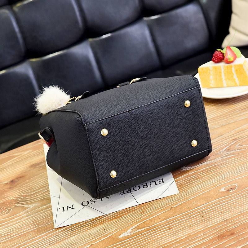 Túi xách tay đeo vai CHUWANGLIN da PU đính quả bóng lông xù cao cấp thời trang dành cho nữ