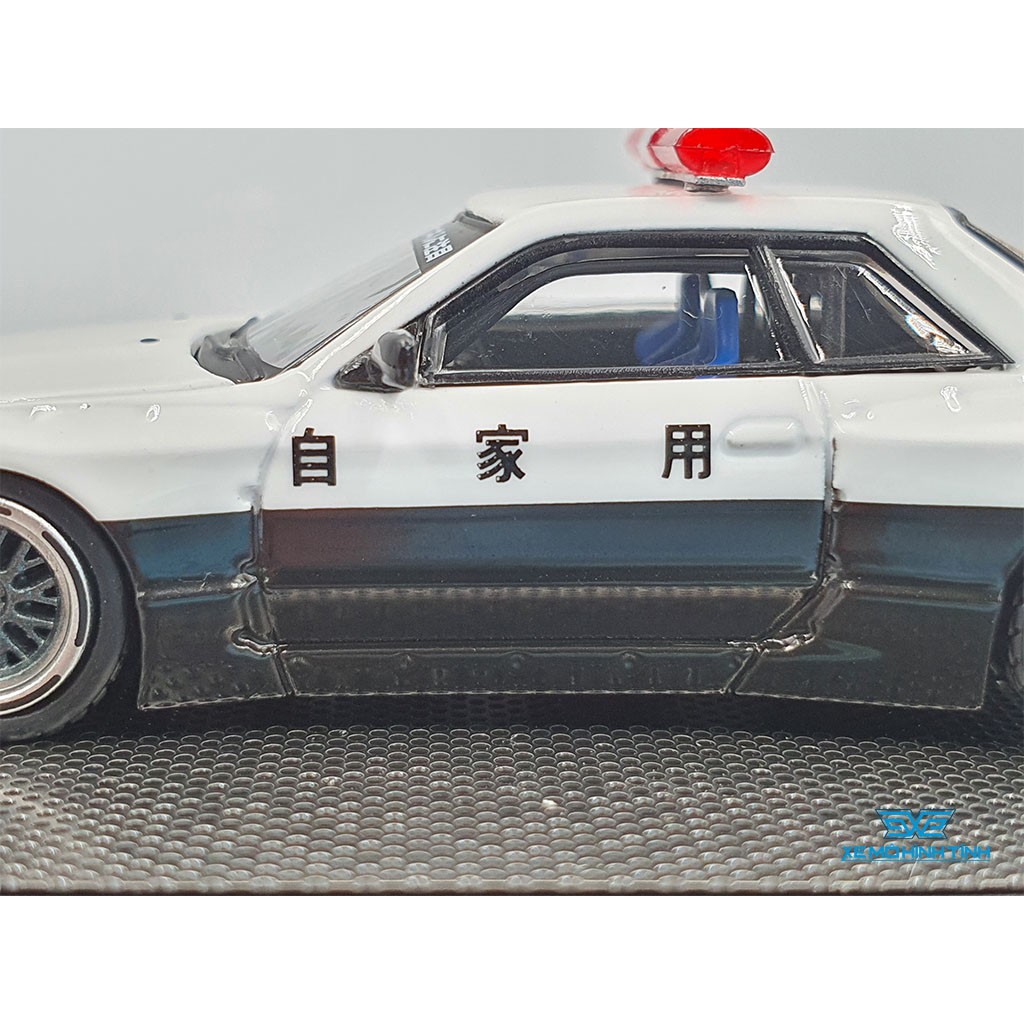 Xe Mô Hình Nissan Skyline GT-R(R32) Pandem/Rocket Bunny Japan Police Livery DriftCar Tỉ lệ 1:64 Inno Model ( Trắng Đen )