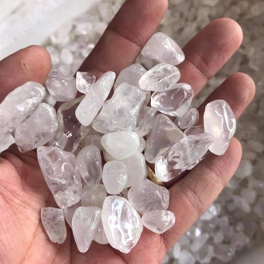 Đá Thach Anh Vụn Trắng Đã Mài Cạnh Nguyên Chất Tự Nhiên - Hóa Giải Sát Khí Nhà Vệ Sinh - Khử tia đất