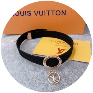 Chocker tag LV cá tính