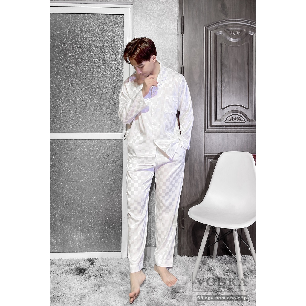 Đồ bộ nam bộ pijama nam mặc nhà chất lụa gấm màu trắng ô vuông  GO15 - Vodka Luxury