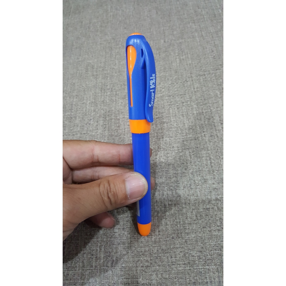Bút Máy 1 Ống Mực Tím SMARTKIDS SK-FP1004 - Thân Bút Xanh Dương