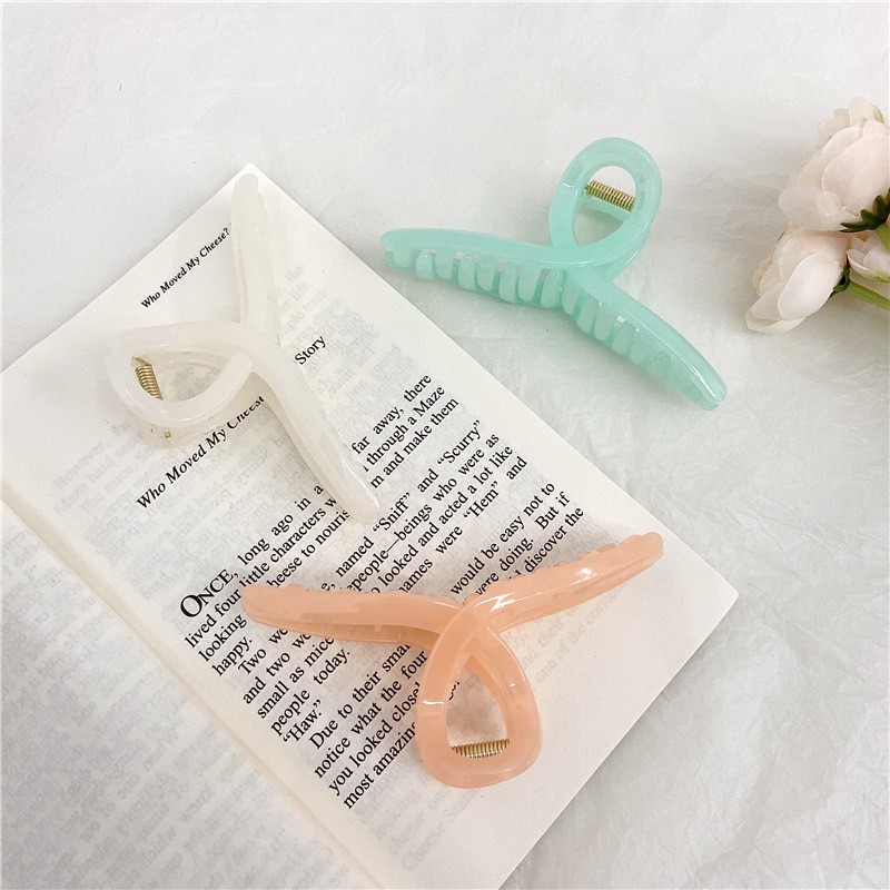 Kẹp tóc kiểu dáng đơn giản chất liệu acrylic