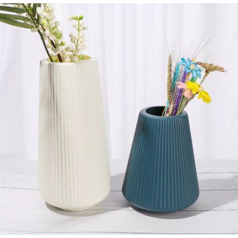 Bình Hoa Bằng Nhựa Trang Trí Nội Thất