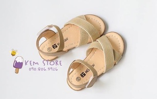 Giày sandal bé gái