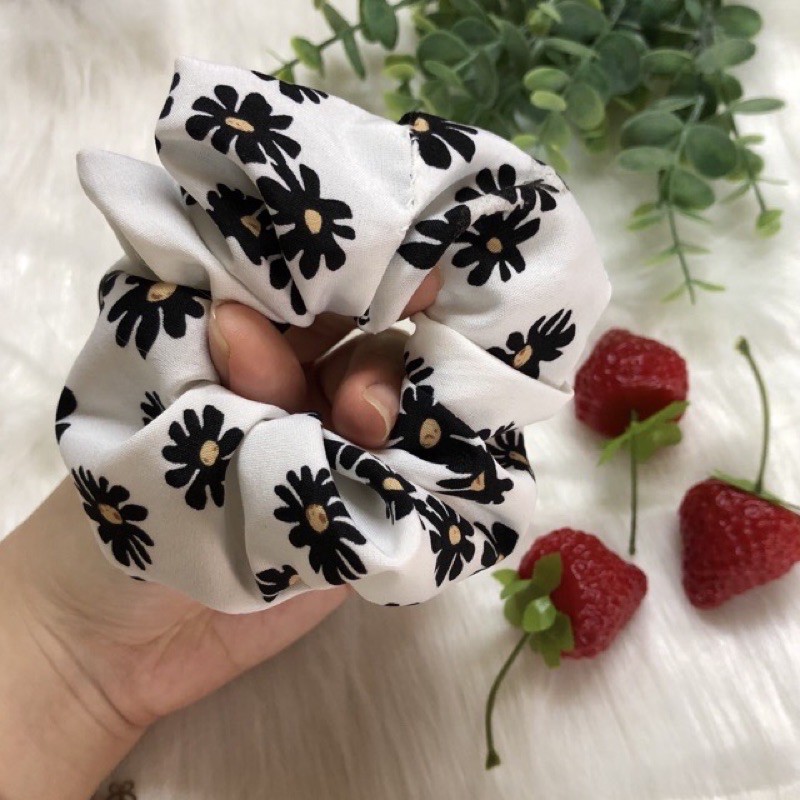 SCRUNCHIES DESIGN BY CLOVER - CHUN BUỘC TÓC VẢI VINTAGE CÓ SẴN TẠI HÀ NỘI- ẢNH THẬT CÓ NOWSHIP