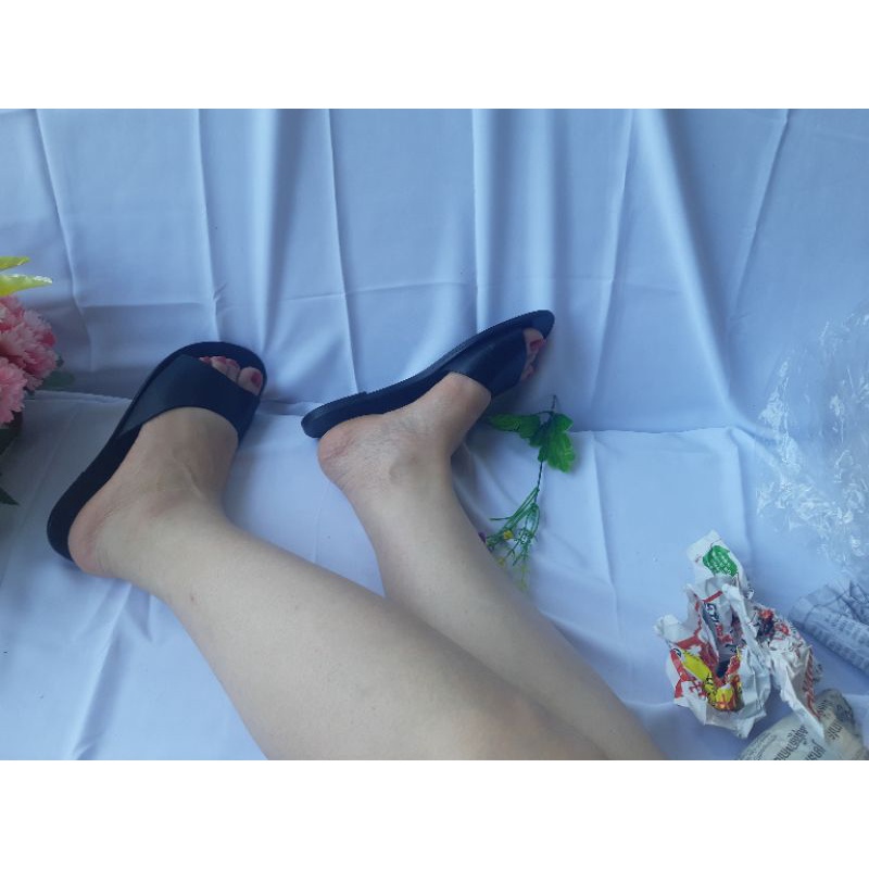 Dép si size 38 và kẹp tóc