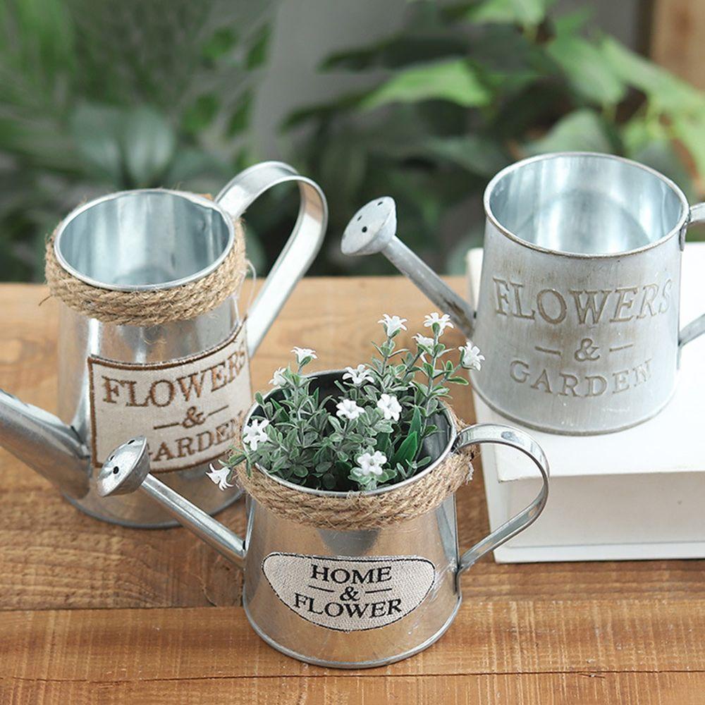 Bình Tưới Cây Bằng Sắt Thiết Kế Phong Cách Vintage