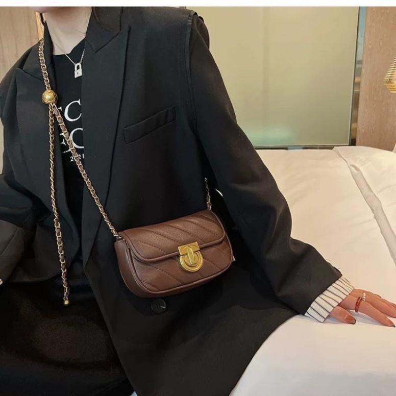 Túi chéo quả chuông khóa tròn chỉnh dây size 19 có ngăn kéo khoá hàng QC cao cấp