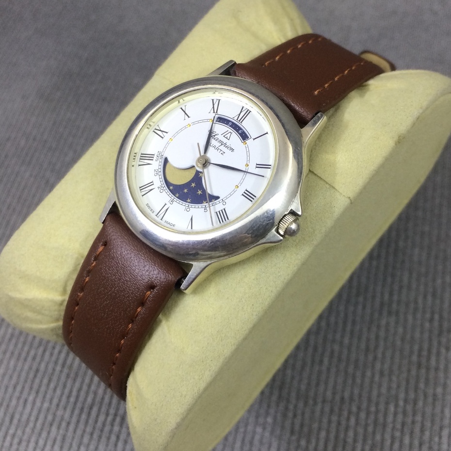 Đồng hồ nữ Swiss made trăng sao Thụy Sĩ