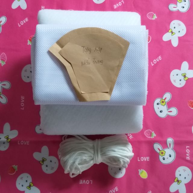 Sét phụ liệu may khẩu trang tặng kèm rập sét gồm bông chun lưới. 105k 1 sét