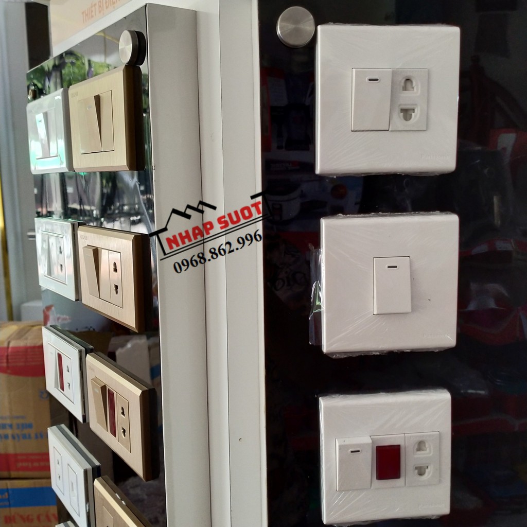 Mặt Vuông PANASONIC Trắng Tuyết Dùng Cho 1,2,3 Thiết Bị Full-Color Wide Series