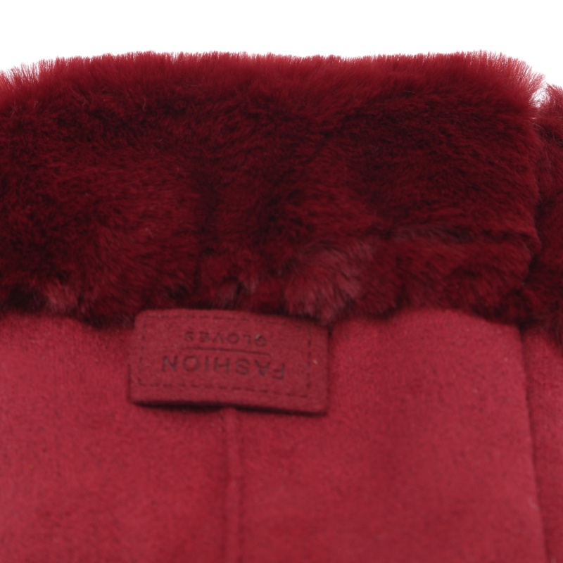 Đôi găng tay dùng được màn hình cảm ứng kiểu dáng thời trang cho nữ