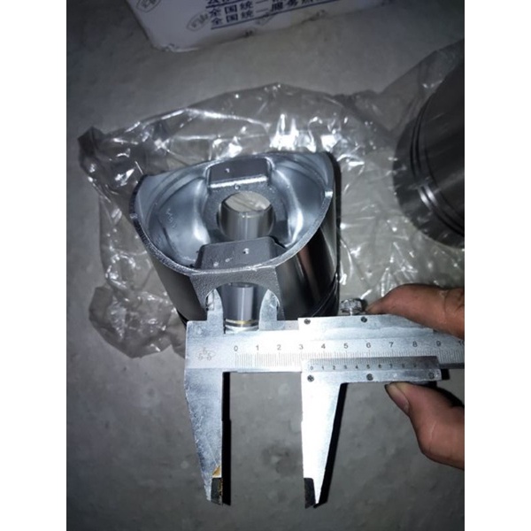 Sản phẩm gia đình làm: Hơi thay thế ô tô 4100 QBZ thùng giấy vân nội