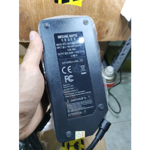 Nguồn Adapter 20v 12A 240w Nguồn xịn mới 100% được thu về từ nhà máy