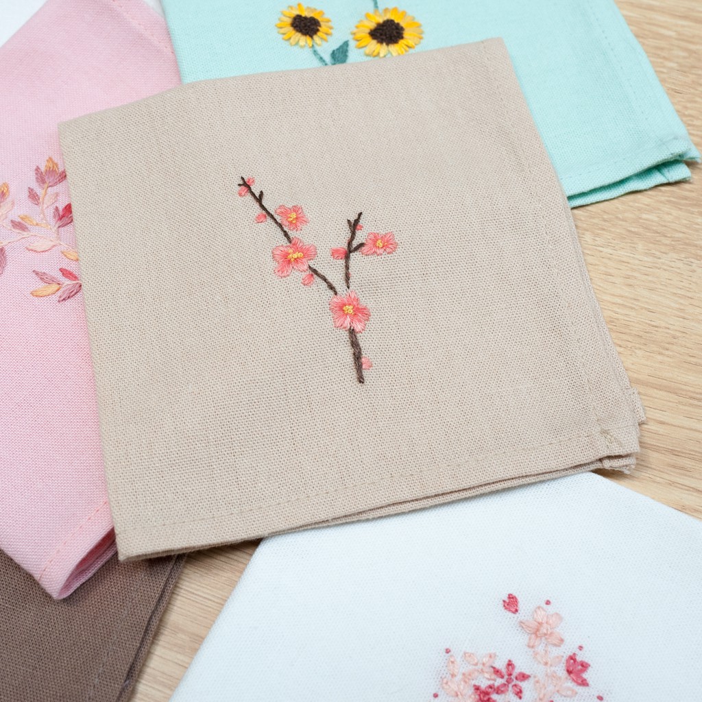 Bộ kit tập thêu khăn tay cho người mới bắt đầu - mẫu hoa lá Việt Nam (có bán khăn thêu sẵn)