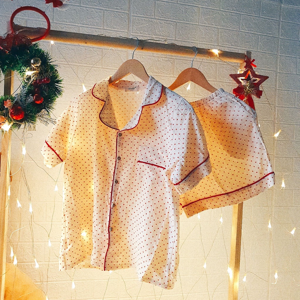 Pyjama mặc nhà xô muslin họa tiết bi đỏ xinh xắn