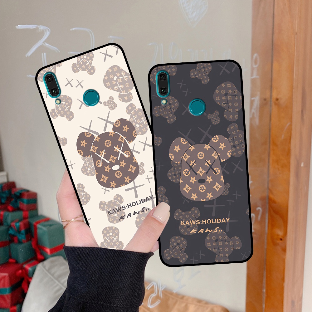 Ốp Huawei Y9 2019 / Y9 Prime 2019 in hình họa tiết Mountain, Be@rbrick dễ thương (T13 - T18)