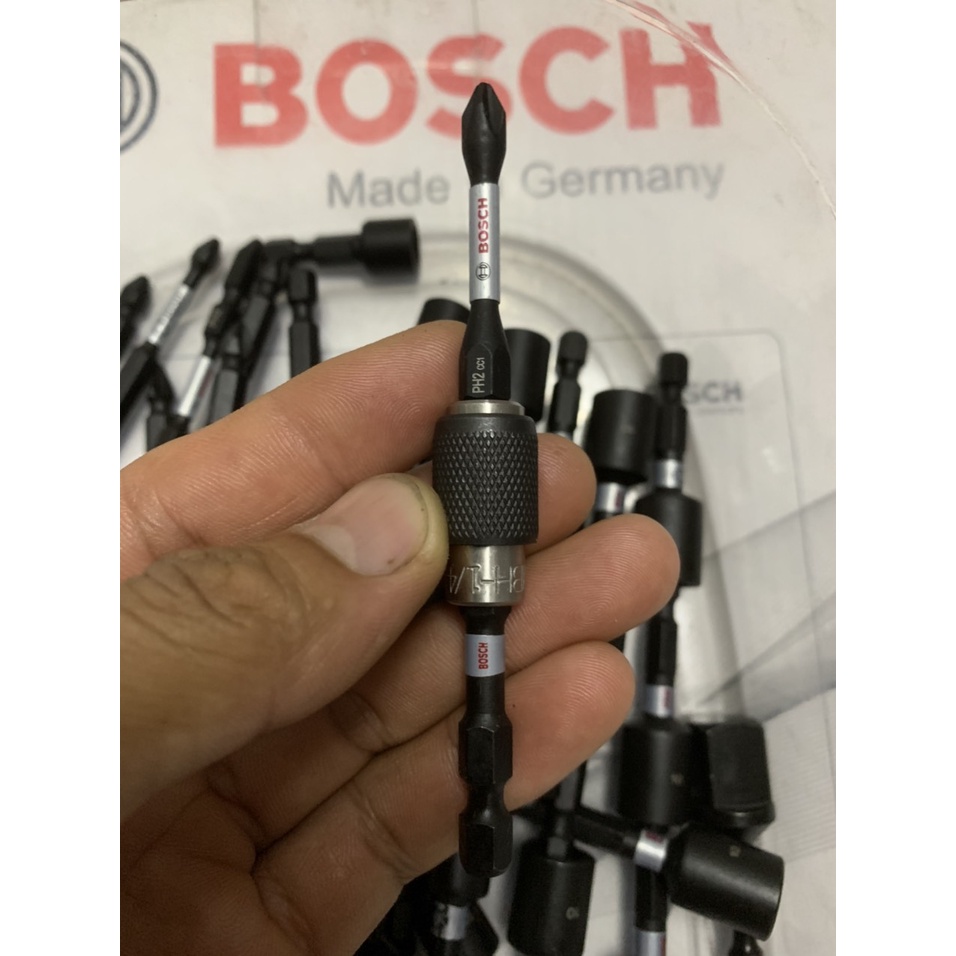 Đầu nối vít Bosch chính hãng có gài kèm 1 mũi vít PH2 dài 25mm ( SL : 1 cái )