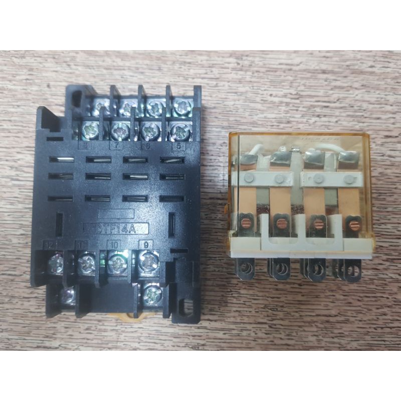 Relay role trung gian IDEC RH4B - UL 14 chân to 10A 12V 24V 110V 220V