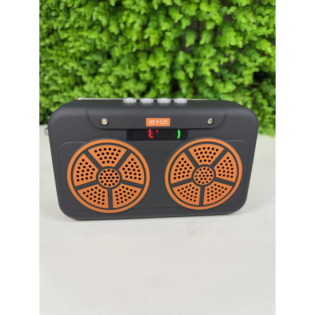 Loa Bluetooth PORTABLE Xm- U5 Có Móc Cầm Tay, Âm Thanh Hay, Thiết Kế Mẫu Sản Phẩm Cực Đẹp Mắt, Sạc Năng Lượng Mặt trời.