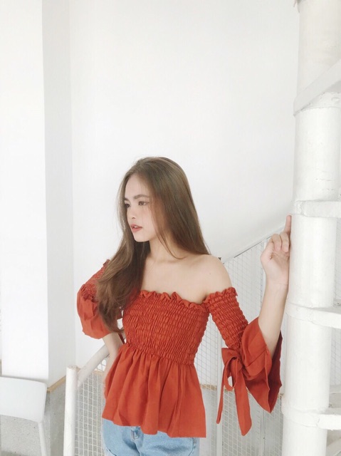 Áo nhún tay loe nơ - 2 màu đen&amp; cam
