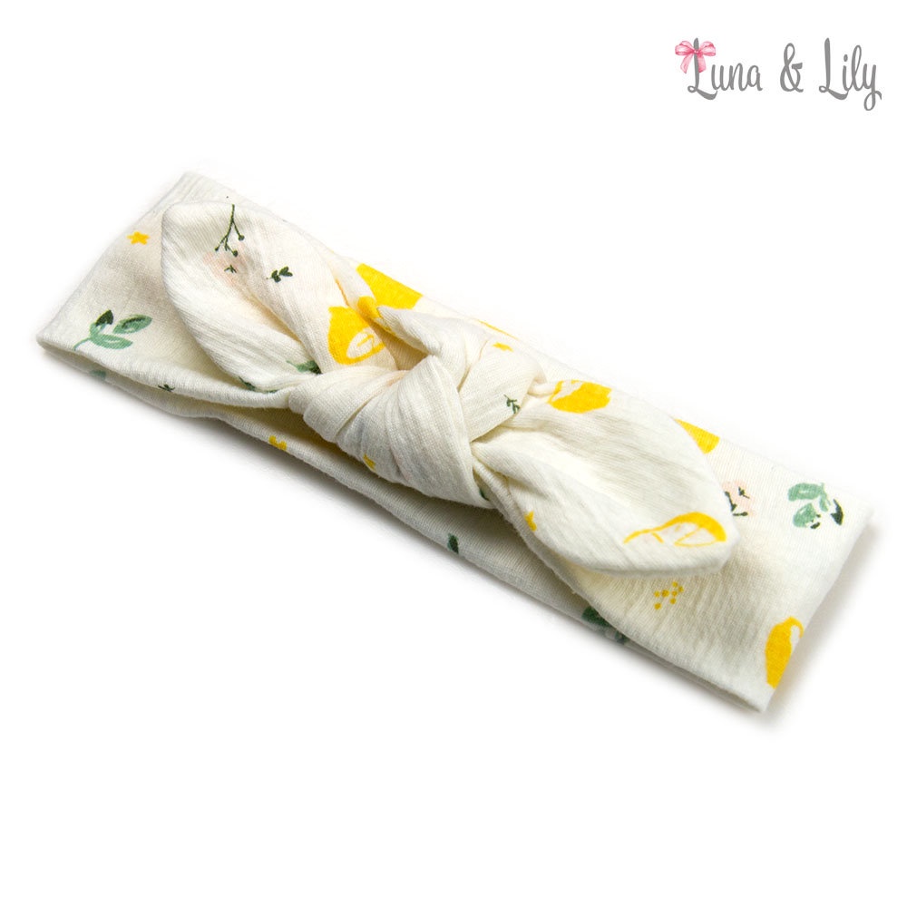 Bộ liền thân cho bé gái Romper body đùi áo hai dây màu trắng họa tiết chanh vàng kèm băng đô Mother’s Choice IT3704