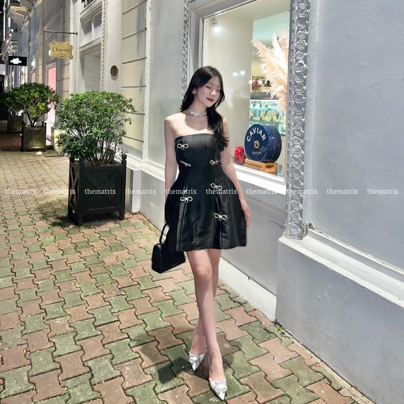 Váy cúp  nơ đá 🖤