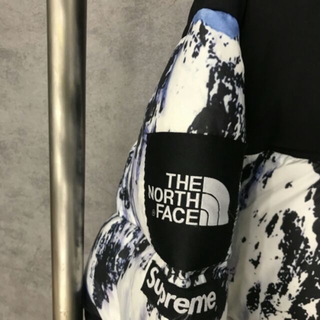 Áo khoác off white