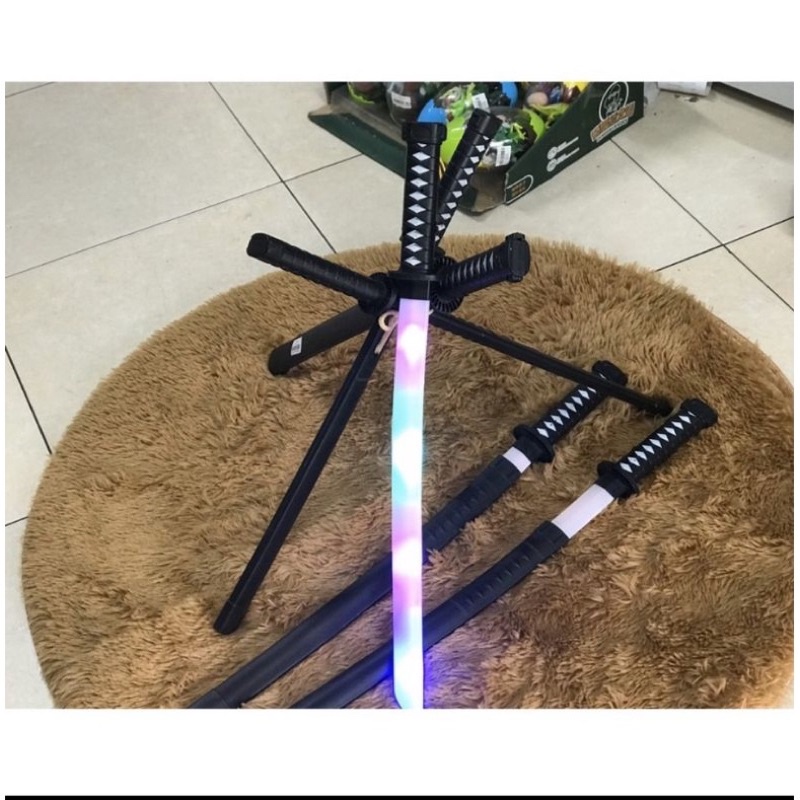 Được chọn màu Đồ chơi hình cây kiếm katana có đèn, có âm thanh