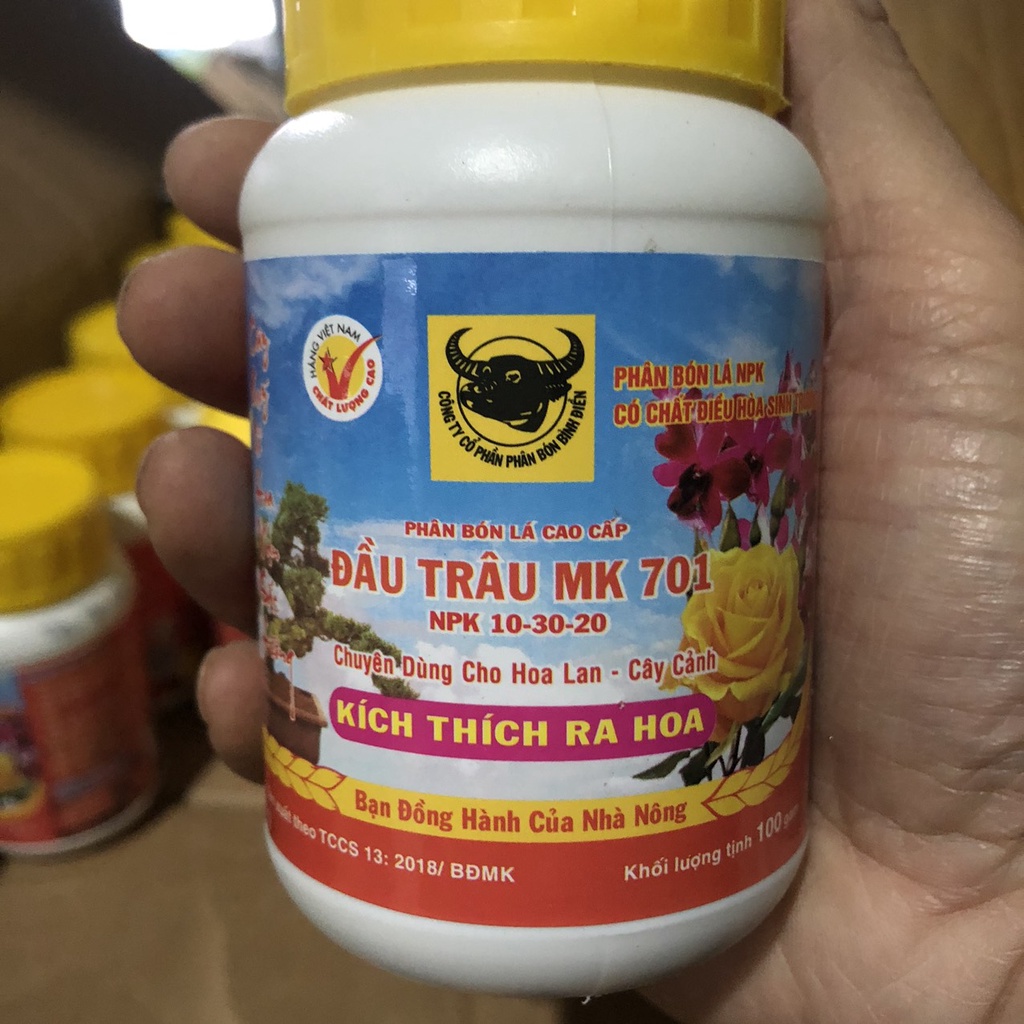 Lọ 100g Phân bón chính hãng đầu trâu MK 701 kích hoa thúc trái, ủ mầm hoa