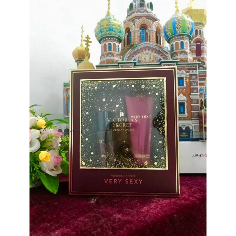 Bộ Nước Hoa Victoria’s Secret Very Sexy Mist & Lotion