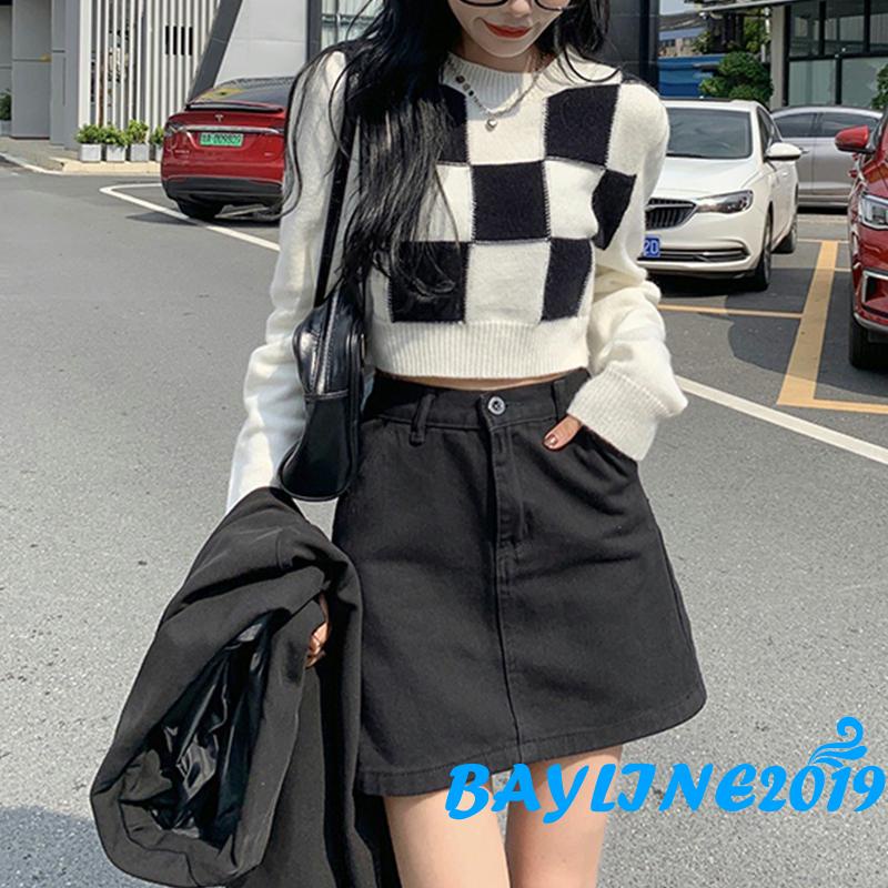 Áo croptop tay dài cổ tròn họa tiết kẻ sọc thiết kế thời trang dành cho nữ