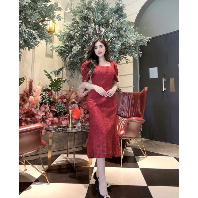 đầm lông đỏ nổi cổ vuông