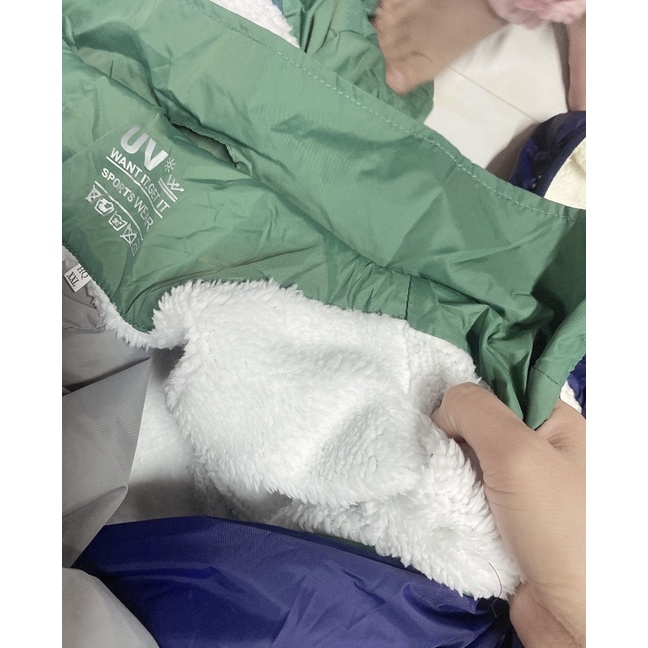 Áo khoác gió lót lông cừu giảm giá 50%