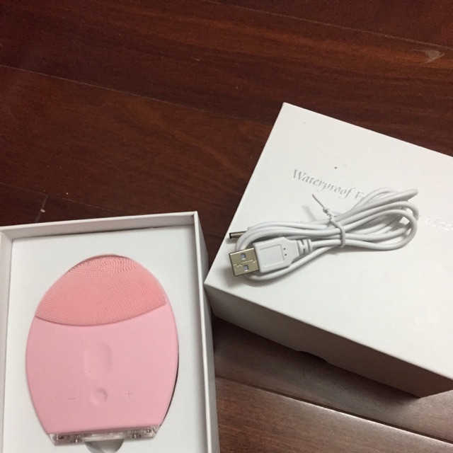 Máy rửa mặt Pebble Lisa