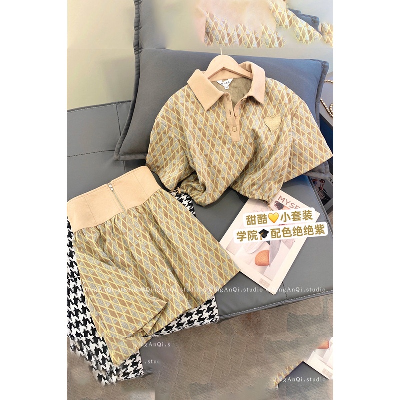 Set Áo Thun Cổ Bẻ Màu Tương Phản Phối Chân Váy Rộng Thời Trang 2022 Cho Bạn Gái