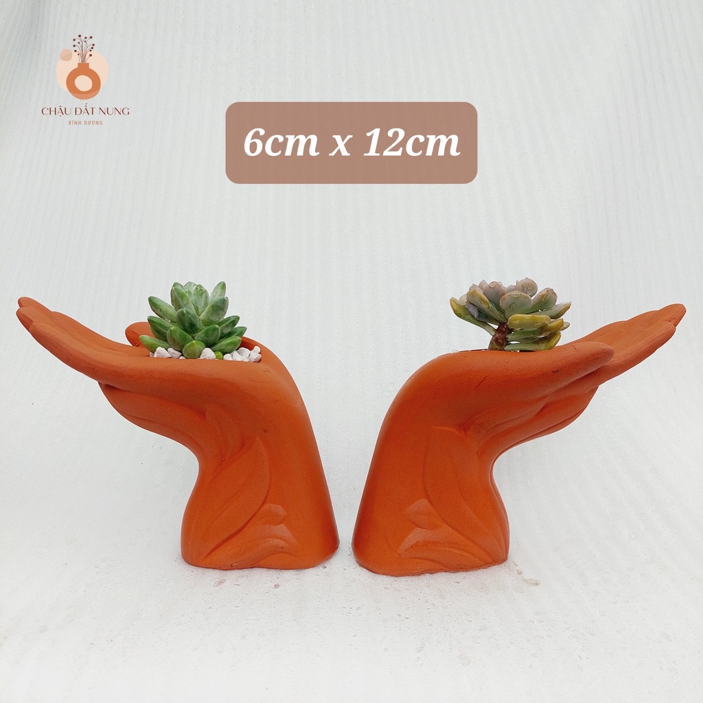 Chậu đất nung, Chậu sen đá - Bàn tay của người tôi yêu, miệng chậu 6cm, chiều cao 15cm