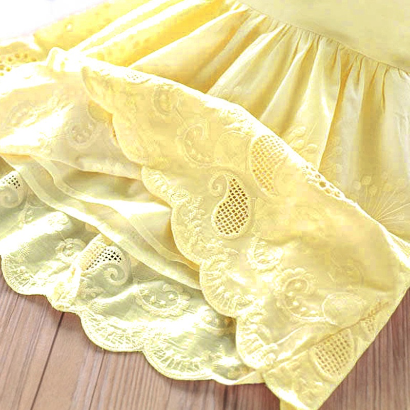 Đầm Sát Nách Màu Vàng Phối Ren Hoa Cho Bé Gái