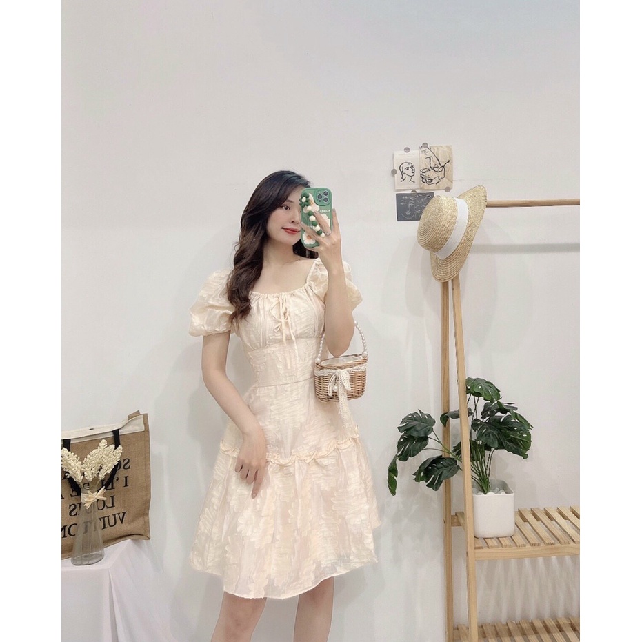 Đầm trắng ren hoa, Váy trắng thêu hoa dự tiệc cổ rộng Cao Cấp lưng chun tay ngắn, nữ tính quyến rũ - MiNhi