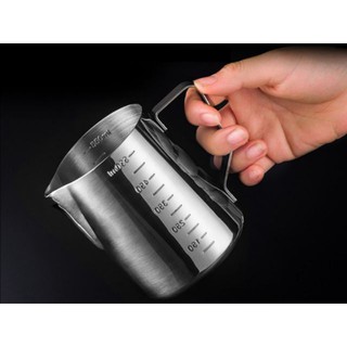 Ca đánh sữa 550ml có vạch chia inox