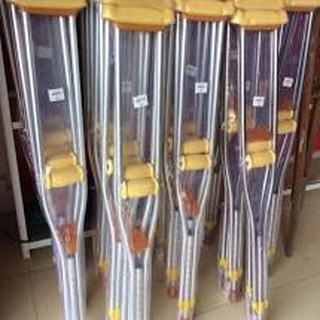 Nạng nách nhôm  (2 chiếc) kèm 1 cặp đế nạng