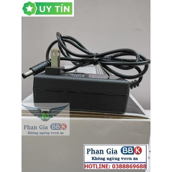 Sạc máy khoan 21V - 2A dùng cho pin Li-ion có đèn báo và tự ngắt khi đầy