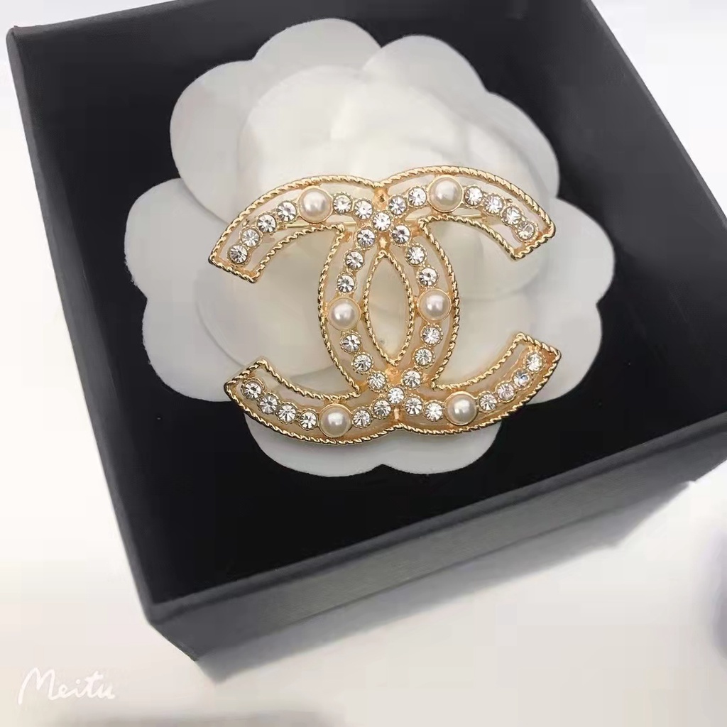 Ghim Cài Áo Kim Loại Hình Chữ C Đôi Chữ C Đính Đá Kim Cương Tinh Xảo Sang Trọng Phong Cách Retro ins Xiangjia