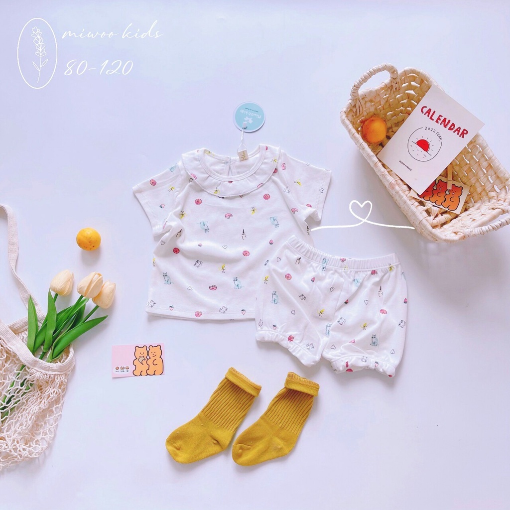 Bộ cộc tay bèo cổ cho bé gái.