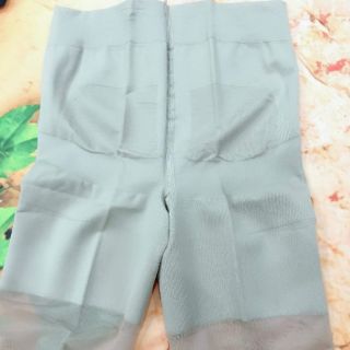 Tất quần của Nga