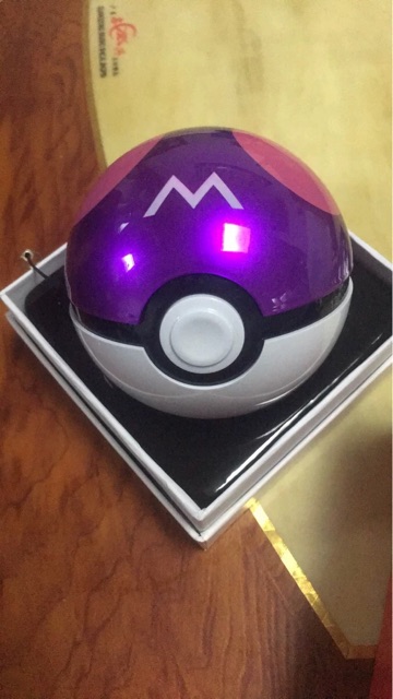 Sạc dự phòng 10.000mA hình quả bóng pokemon có gắn đèn báo