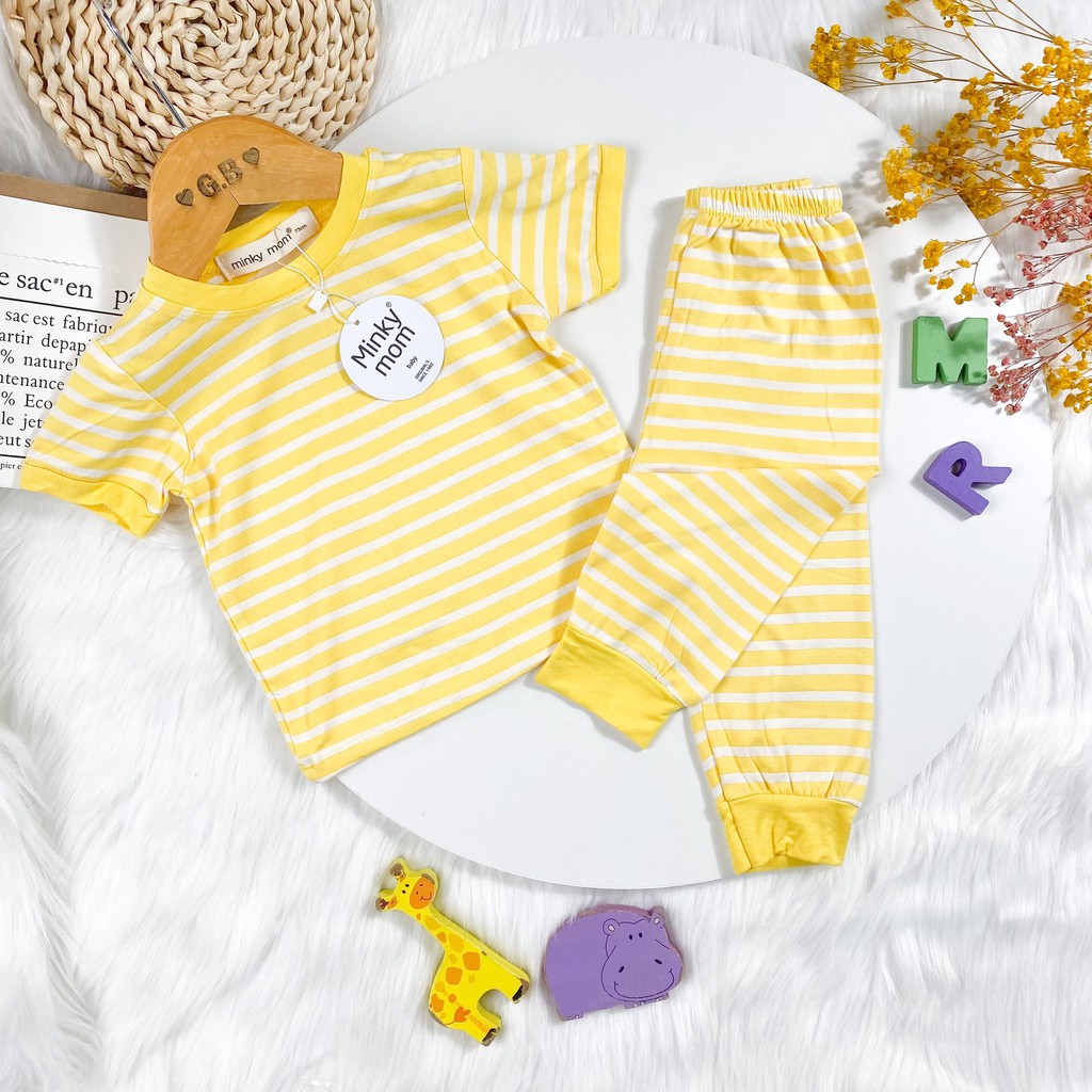 Bộ Cộc Tay Quần Dài Chất Thun Lạnh Minky Mom Họa Tiết Kẻ Chữ Kiểu Dáng Alibaba Cho Bé Namkidshop (QATE319)